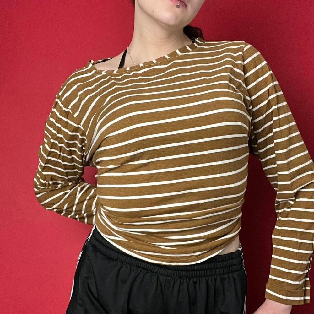 Light mocha / Carmel brown and white horizontal striped long sleeve top 🤎🤍‍﻿﻿﻿